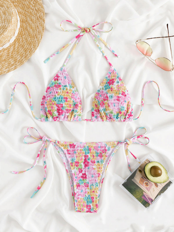 Bikini de dos piezas con estampado femenino y pliegues elásticos