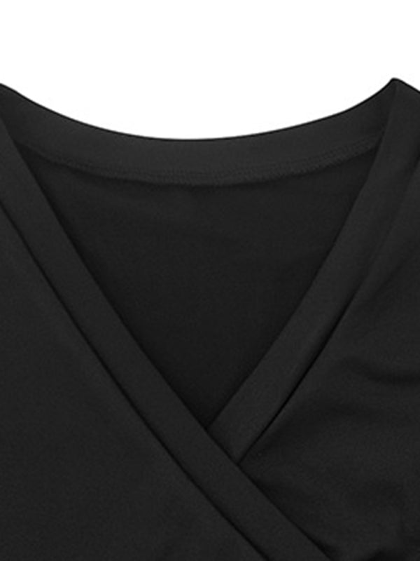 Top de manga larga ajustado para mujer con escote en V cruzado y detalles de costura, de color sólido.